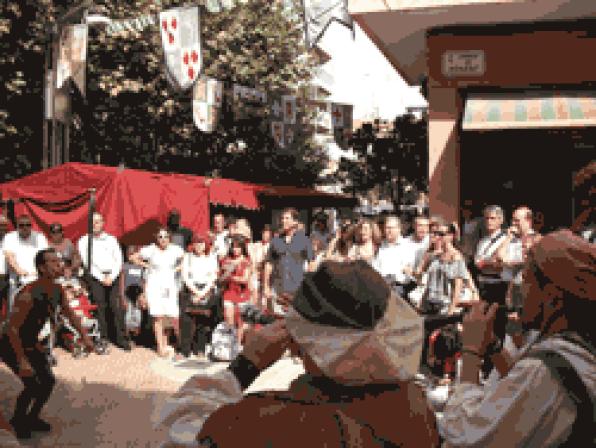 Salou inaugura el XII Mercado Medieval rodeado de historia, fiesta, magia, comercio y espectáculos